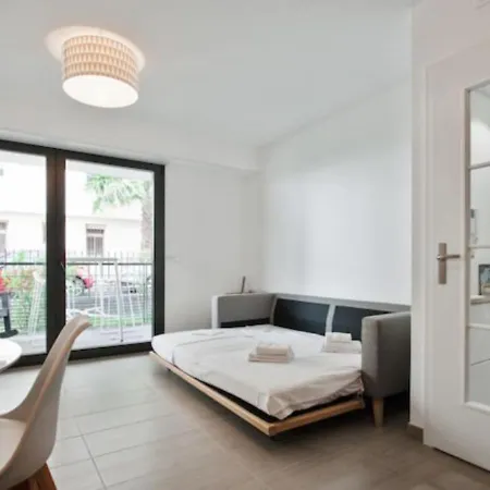 Le Bay Side Plein Coeur De Juan Les Pins En Bord De Mer, Pour Familles Ou Petits Groupes Αντίμπ