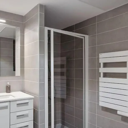 Le Bay Side Plein Coeur De Juan Les Pins En Bord De Mer, Pour Familles Ou Petits Groupes Διαμέρισμα