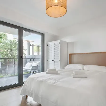 Apartment Le Bay Side Plein Coeur De Juan Les Pins En Bord De Mer, Pour Familles Ou Petits Groupes