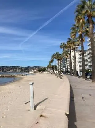 Apartment Le Bay Side Plein Coeur De Juan Les Pins En Bord De Mer, Pour Familles Ou Petits Groupes *