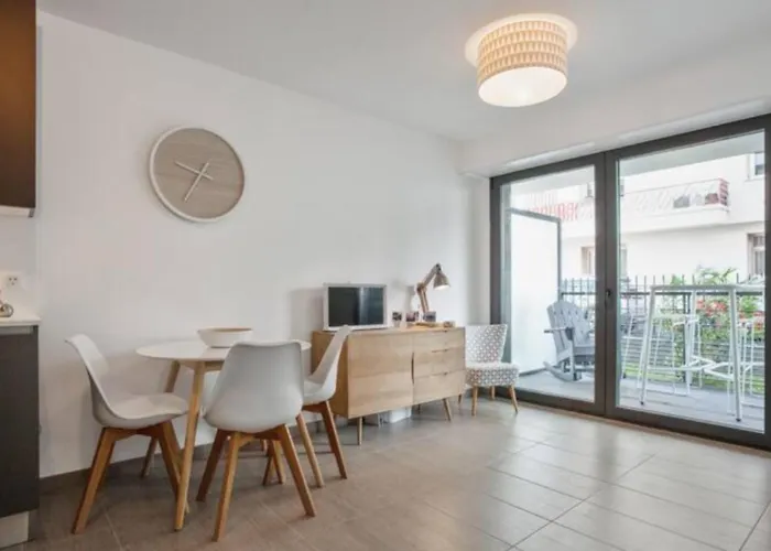 Le Bay Side Plein Coeur De Juan Les Pins En Bord De Mer, Pour Familles Ou Petits Groupes