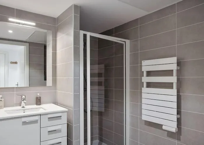 Le Bay Side Plein Cœur De Juan Les Pins En Bord De Mer, Pour Familles Ou Petits Groupes Appartement