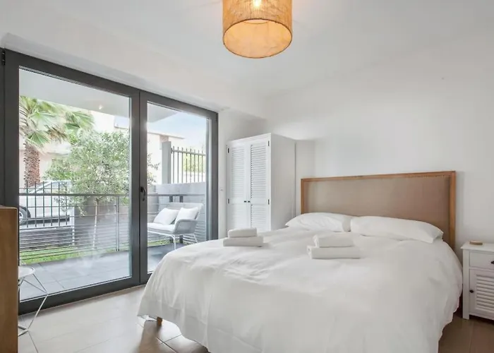 Appartement Le Bay Side Plein Cœur De Juan Les Pins En Bord De Mer, Pour Familles Ou Petits Groupes