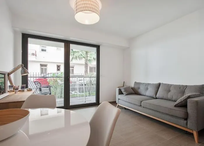 Le Bay Side Plein Cœur De Juan Les Pins En Bord De Mer, Pour Familles Ou Petits Groupes Appartement *