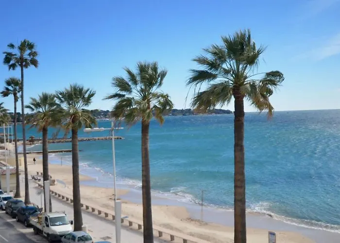 Appartement Le Bay Side Plein Cœur De Juan Les Pins En Bord De Mer, Pour Familles Ou Petits Groupes Antibes
